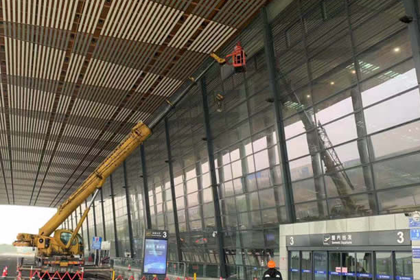 远安玻璃幕墙维护和保养